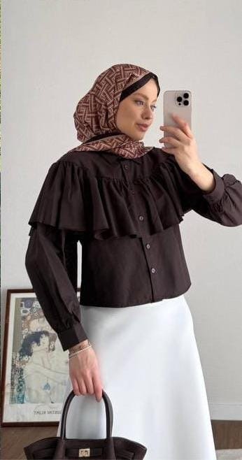 قميص قصير مع ردة