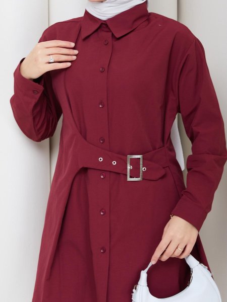 قميص ساده مع ربطه خصر