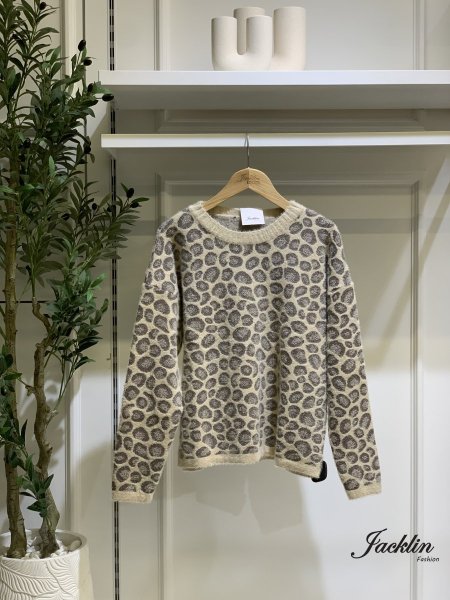 بلوزة صوف قصيرة