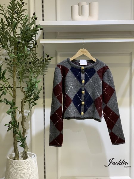 جاكيت صوف قصير