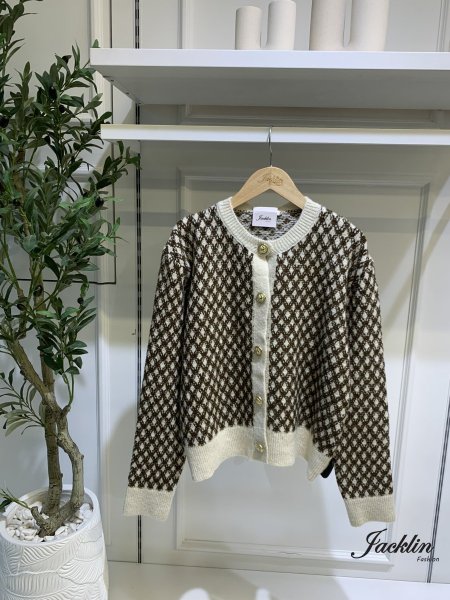 جاكيت صوف قصير