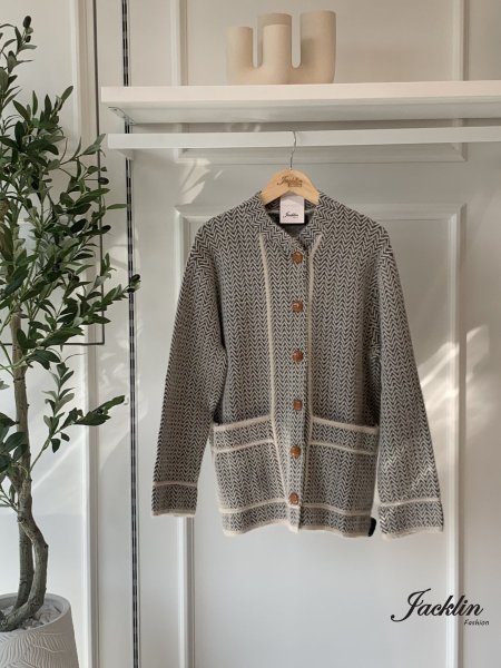 جاكيت صوف ثقيل