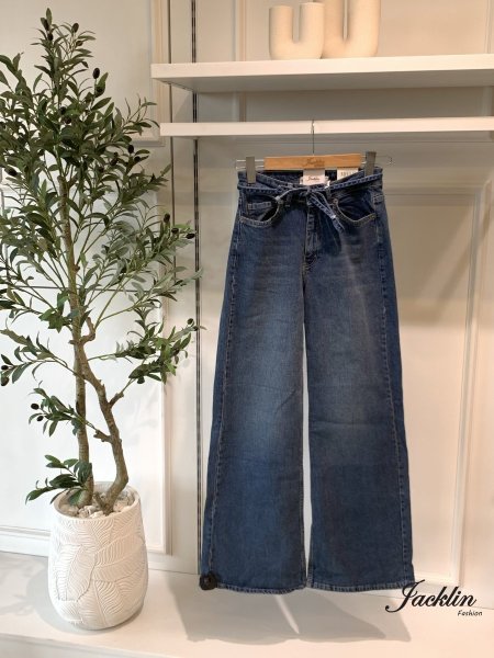 بنطلون جينز عريض